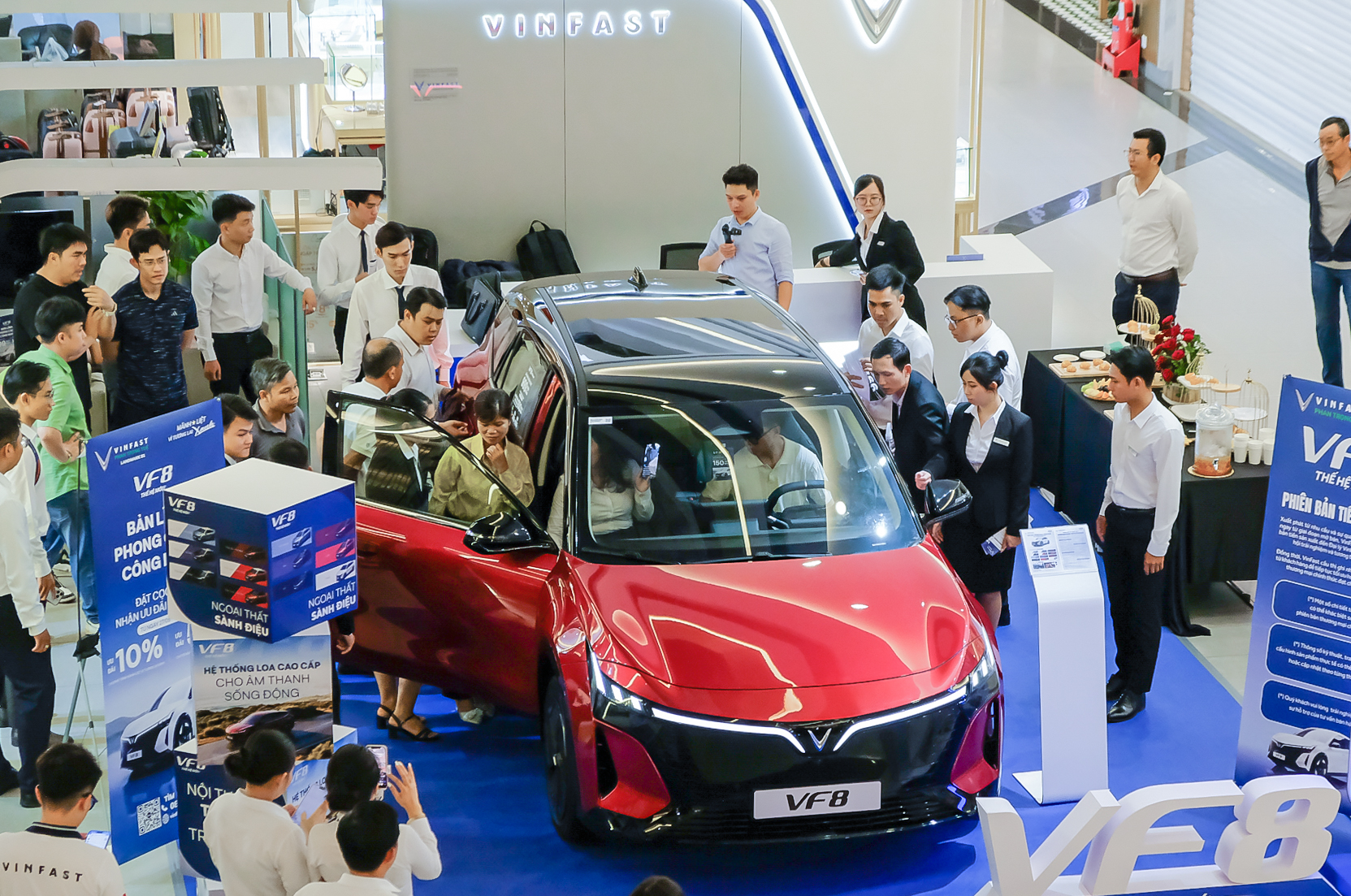 VinFast VF 8 thế hệ mới 2026 nội thất công nghệ