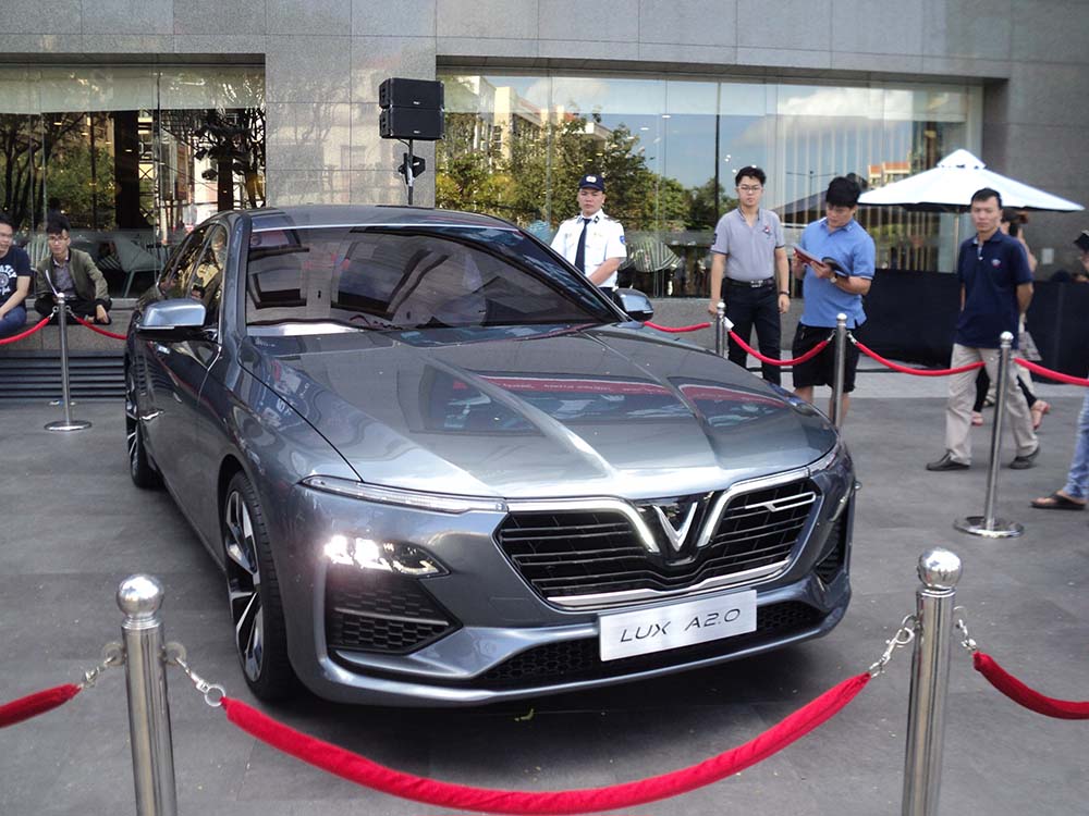 vinfast lux a2.0 1