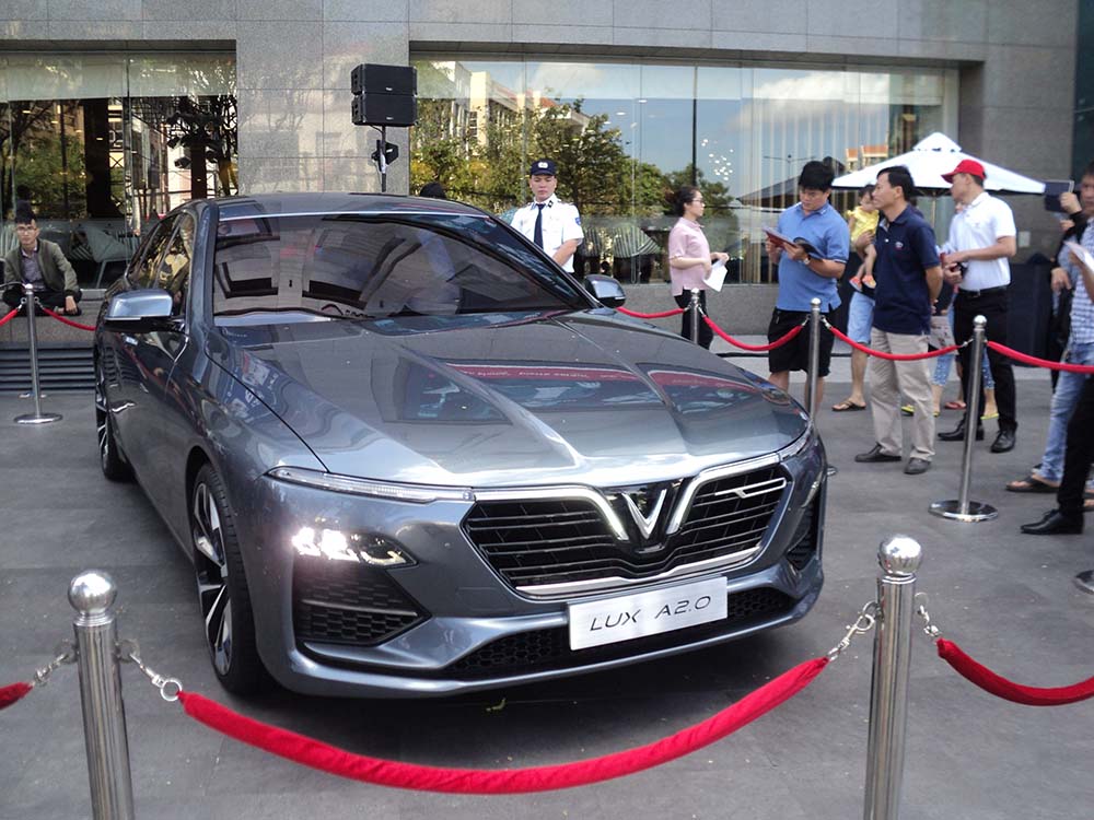 vinfast lux a2.0 ngoại thất 1