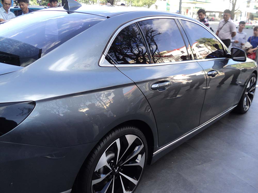vinfast lux a2.0 ngoại thất 7